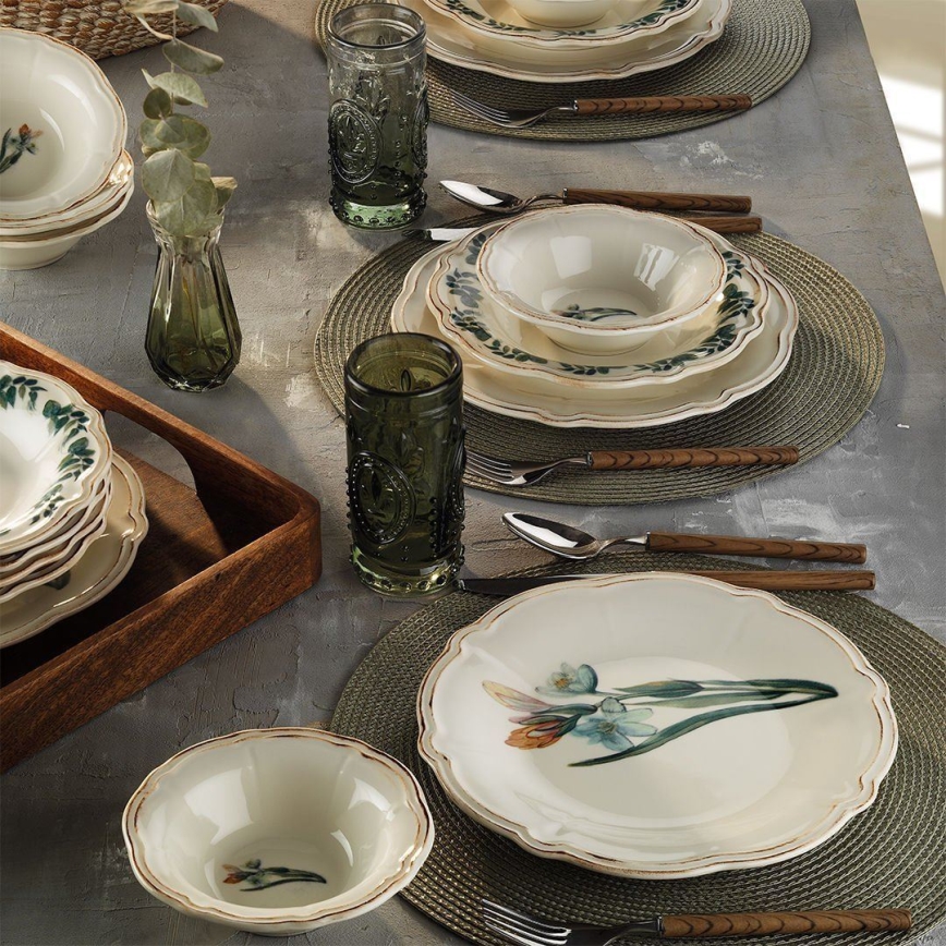 18-osainen monivärinen/posliininen ruokailusarja