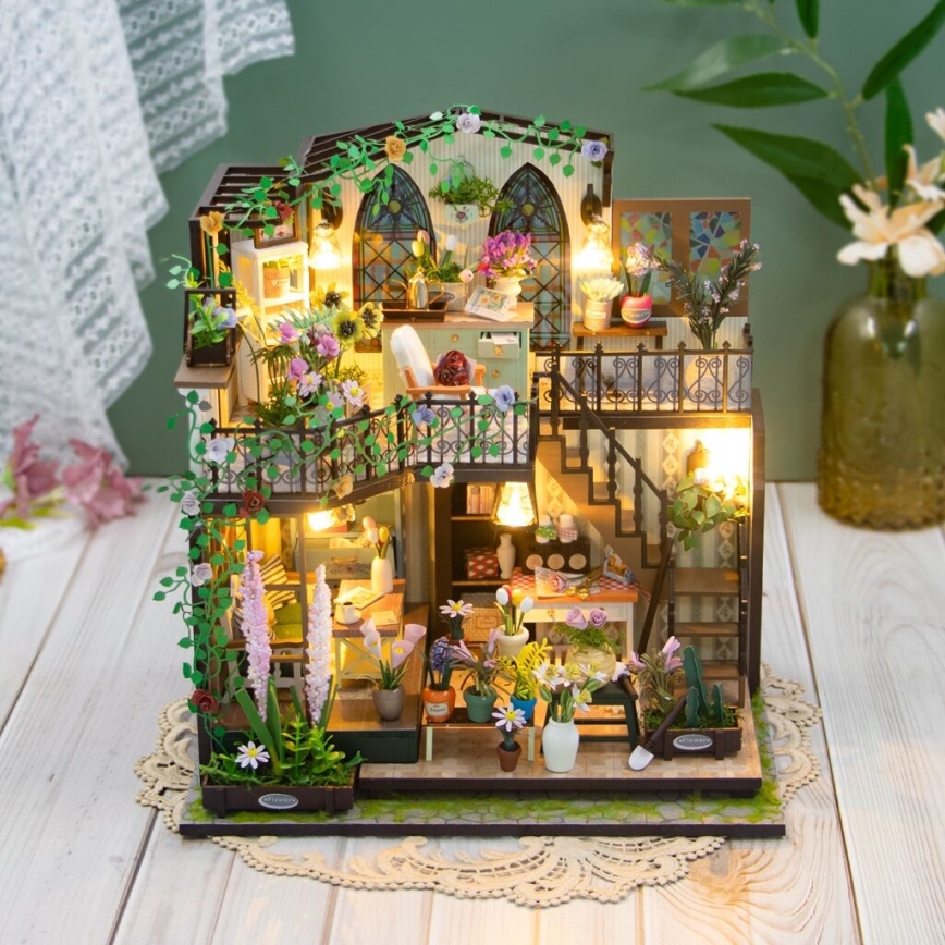 2Kids Toys - Darcyin kukkatalon miniatyyri 2xAAA