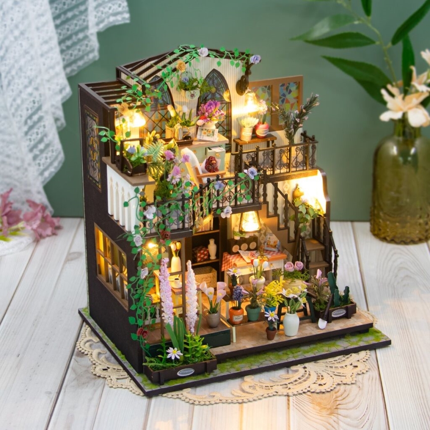 2Kids Toys - Darcyin kukkatalon miniatyyri 2xAAA
