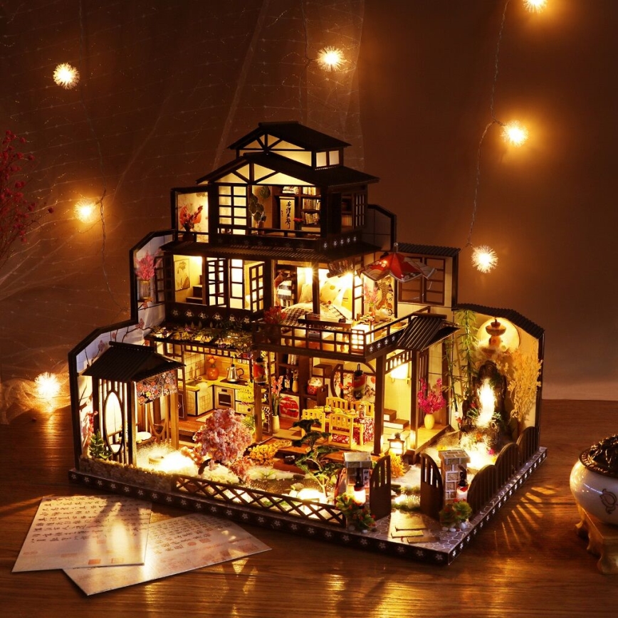 2Kids Toys - Miniatyyritalo Ylellinen sakuravilla 2xAAA