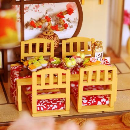 2Kids Toys - Miniatyyritalo Ylellinen sakuravilla 2xAAA