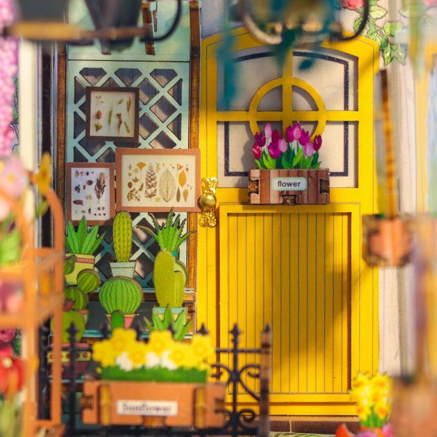 2Kids Toys - Pieni puutarhamökki, 2xAAA paristolla