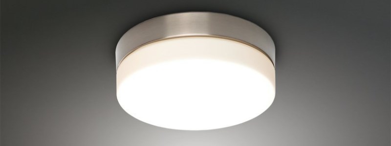 Kuinka valitset kylpyhuoneeseen kattovalaisimen?