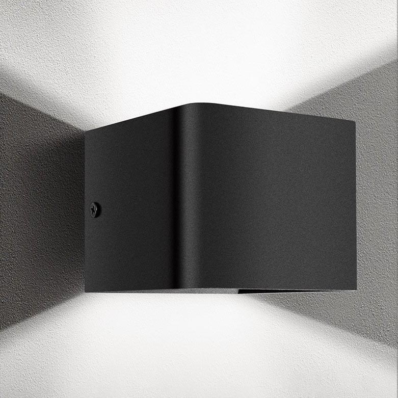 Aigostar - LED-seinävalaisin LED/5,5W/230V 10x10 cm musta