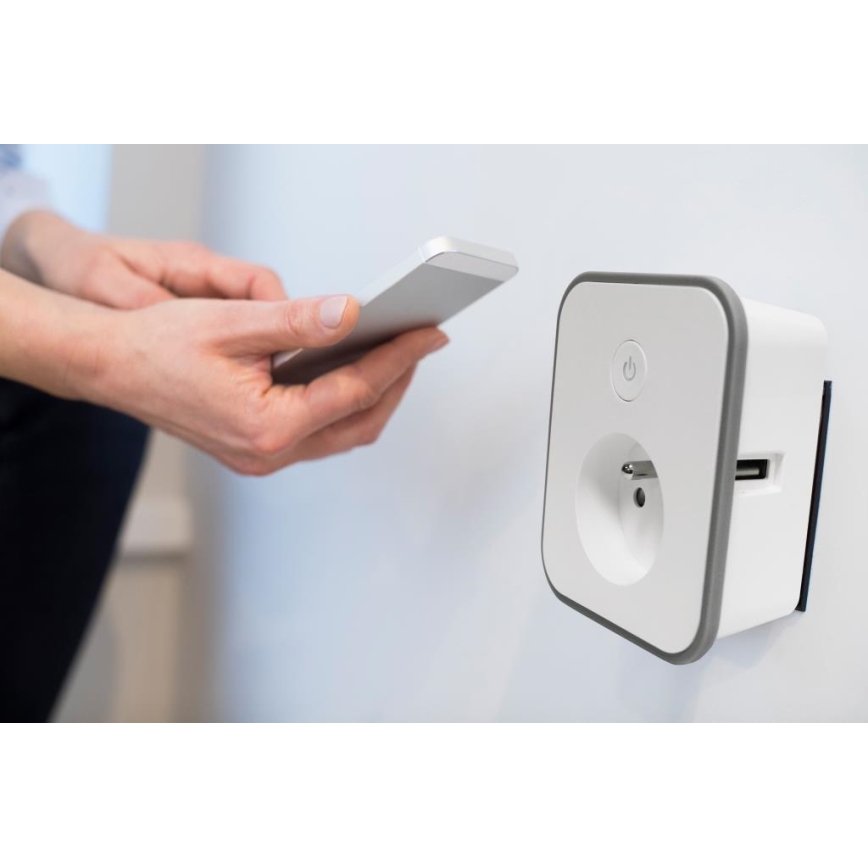 Älykäs pistoke kulutusmittarilla 3680W/230V + 2xUSB/12W/5V Wi-Fi