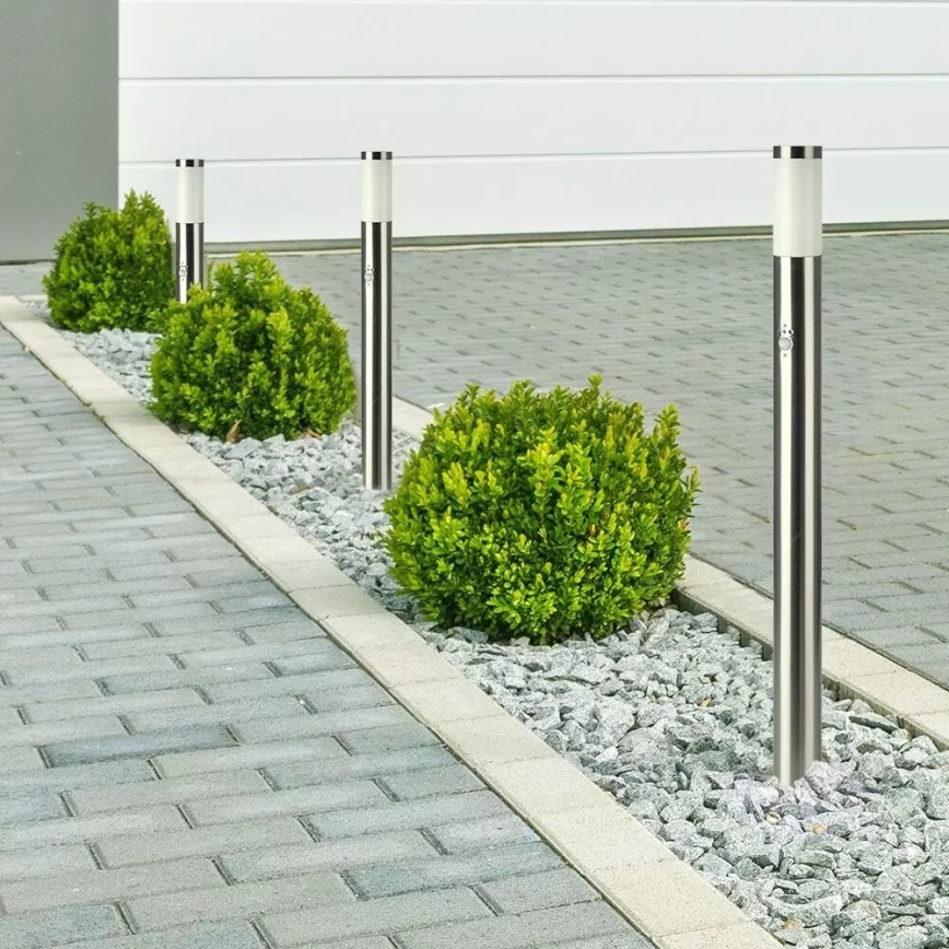 Anturilla varustettu ulkovalaisin 1xE27 / 60W / 230V IP44 110cm mattakromi