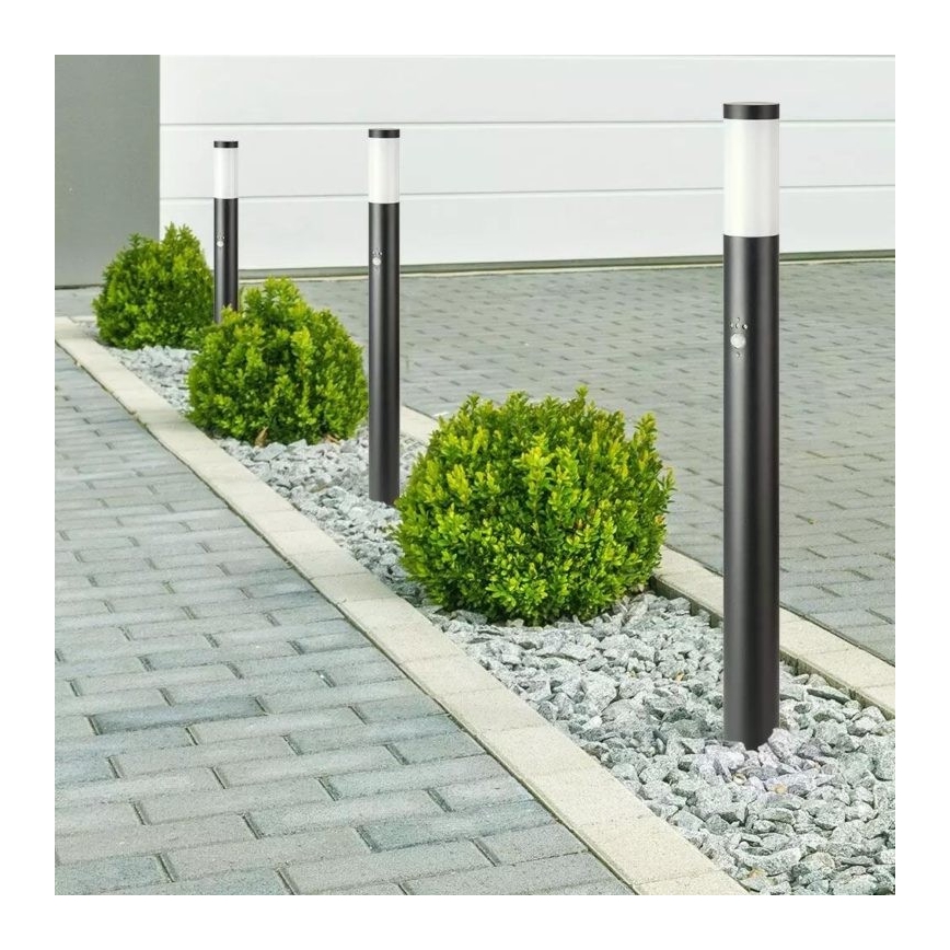 Anturilla varustettu ulkovalaisin 1xE27 / 60W / 230V IP44 110cm musta