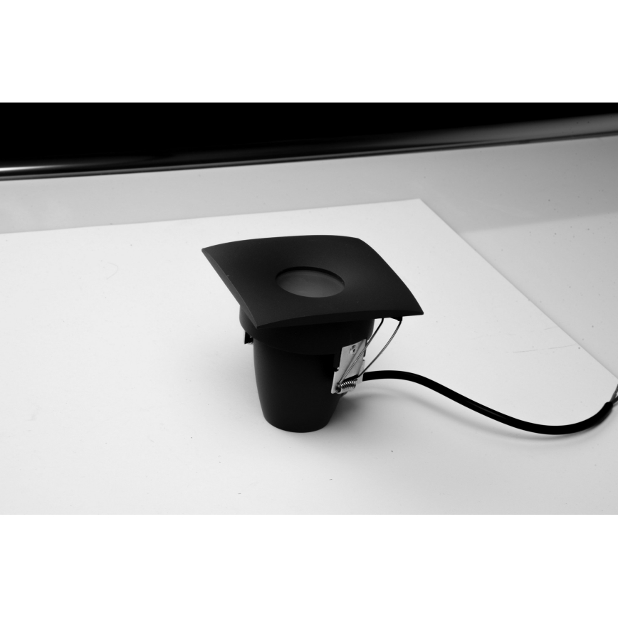 Azzardo AZ5392 - Kylpyhuoneen upotettu valo ROMOLO 1xGU10/50W/230V IP65 musta