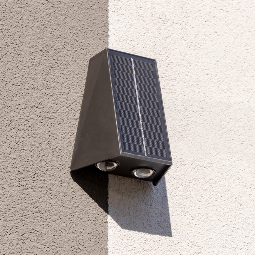 Brilagi - LED-seinäaurinkovalaisin PYRAMID LED/2W/3,2V 1300 mAh IP54