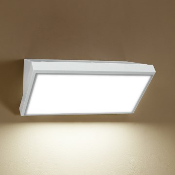 Brilagi - LED Ulkovalo anturilla TRIANGLE LED/20W/230V valkoinen IP65