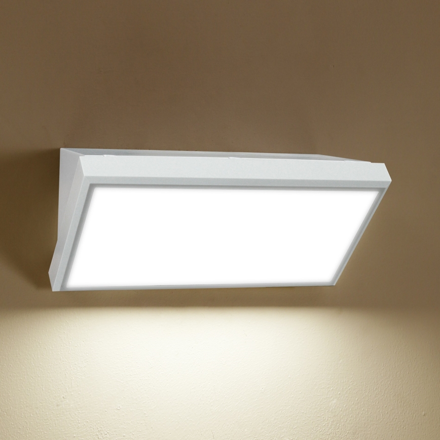 Brilagi - LED Ulkovalo anturilla TRIANGLE LED/20W/230V valkoinen IP65