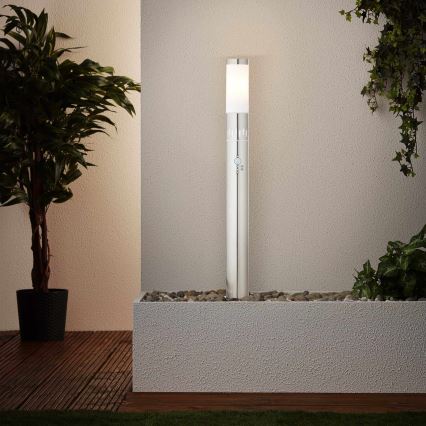 Brilliant - LED-ulkovalaisin anturilla LEIGH LED/0,9W/230V + 1xE27/11W 80 cm IP44 kiiltävä kromi