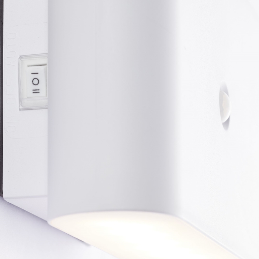 Brilliant - LED ulkokäyttöön tarkoitettu ladattava seinävalaisin liiketunnistimella XINO LED/3W/5V 3600 mAh IP44 valkoinen