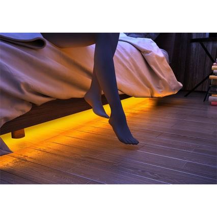 LED-nauha anturilla 1,2 m LED/3,6W/230V