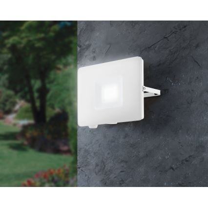Eglo 33154 - LED-valonheitin FAEDO 3 LED/30W/230V IP65