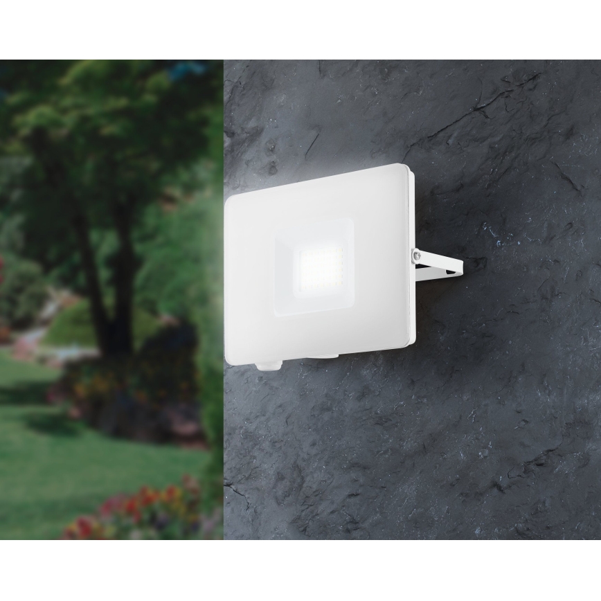 Eglo 33154 - LED-valonheitin FAEDO 3 LED/30W/230V IP65