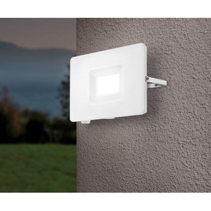 Eglo 33155 - LED-valonheitin FAEDO 3 LED/50W/230V IP65