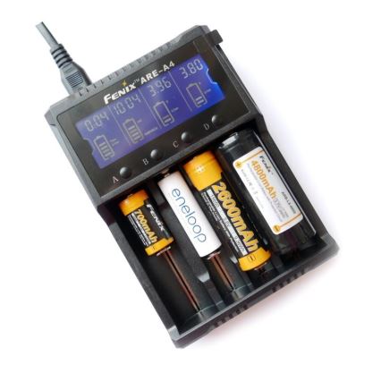 Fenix FENAREA4 - Akkulaturi 4xLi-ion/AAA/AA/C 5V