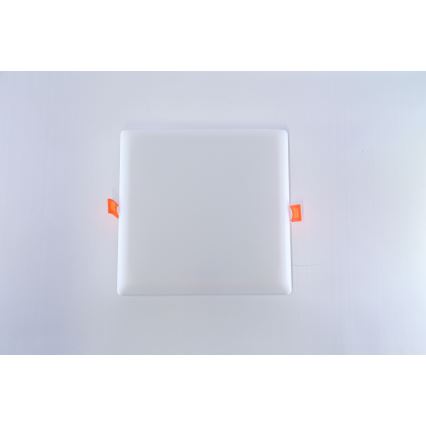 LED Kylpyhuoneen upotettava valo LED/24W/230V 2700-6500K IP44 neliö