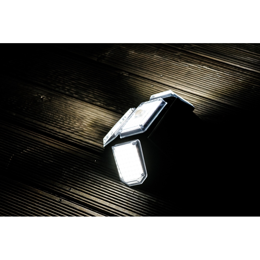 LED aurinkokenno seinävalaisin anturilla LED/5W/5,5V IP65