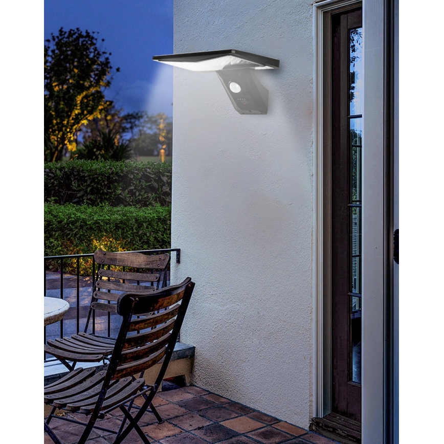 LED-seinäaurinkovalaisin anturilla LED/2,6W/5,5V IP65 musta