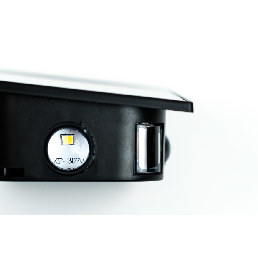 LED aurinkokenno seinävalaisin anturilla LED/2W/5V IP54