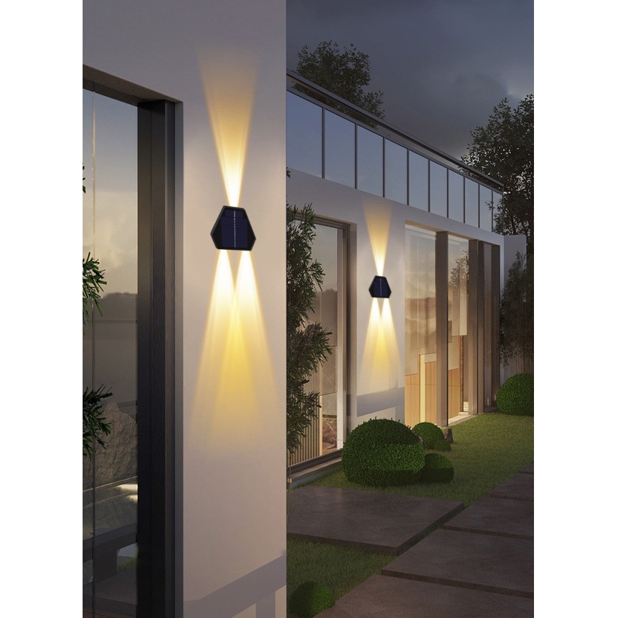 LED aurinkokenno seinävalaisin anturilla LED/2W/5V IP54