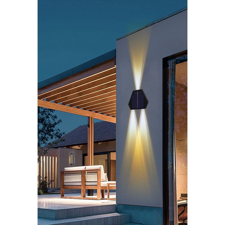 LED aurinkokenno seinävalaisin anturilla LED/2W/5V IP54