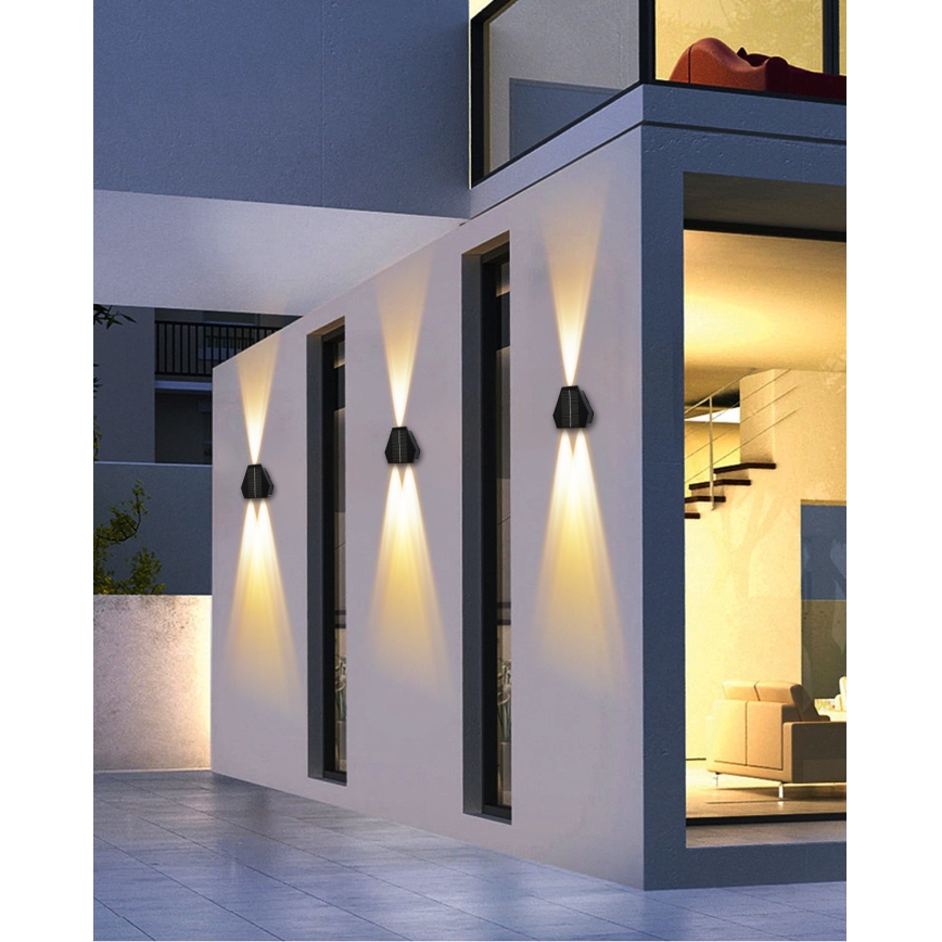 LED aurinkokenno seinävalaisin anturilla LED/2W/5V IP54