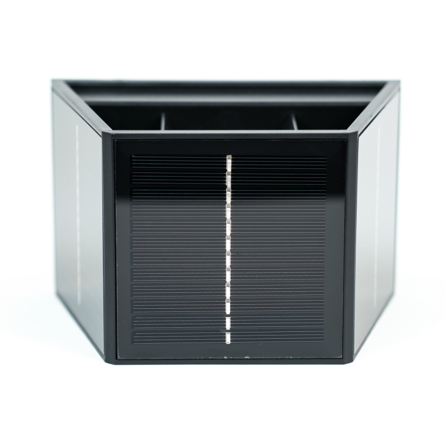 LED aurinkokenno seinävalaisin anturilla LED/2W/5V IP54