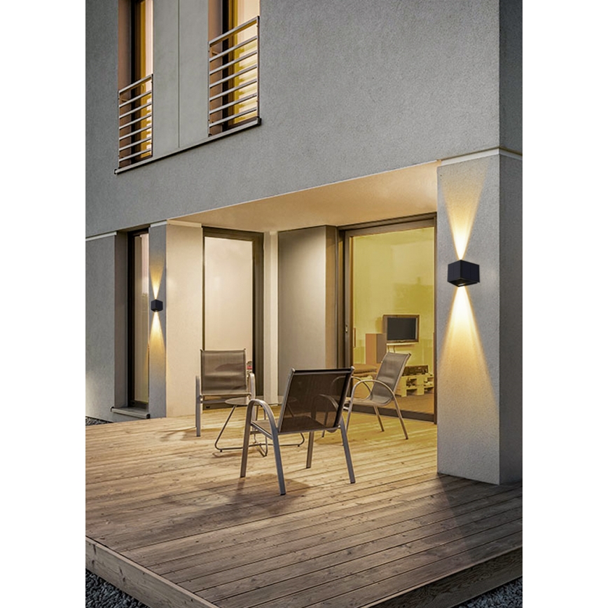 LED aurinkokenno seinävalaisin anturilla LED/2W/5V IP54