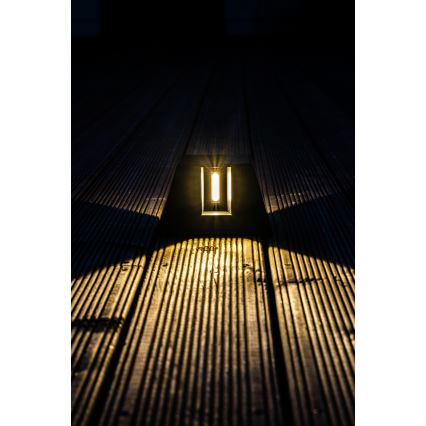 LED aurinkokenno seinävalaisin anturilla LED/2W/5V IP54