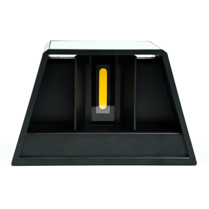 LED aurinkokenno seinävalaisin anturilla LED/2W/5V IP54