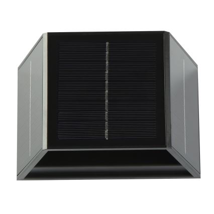 LED aurinkokenno seinävalaisin anturilla LED/2W/5V IP54