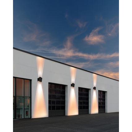 LED aurinkokenno seinävalaisin anturilla LED/2W/5V IP54