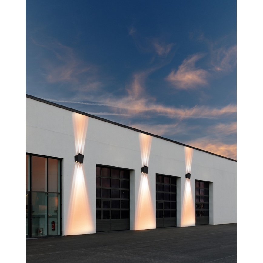 LED aurinkokenno seinävalaisin anturilla LED/2W/5V IP54