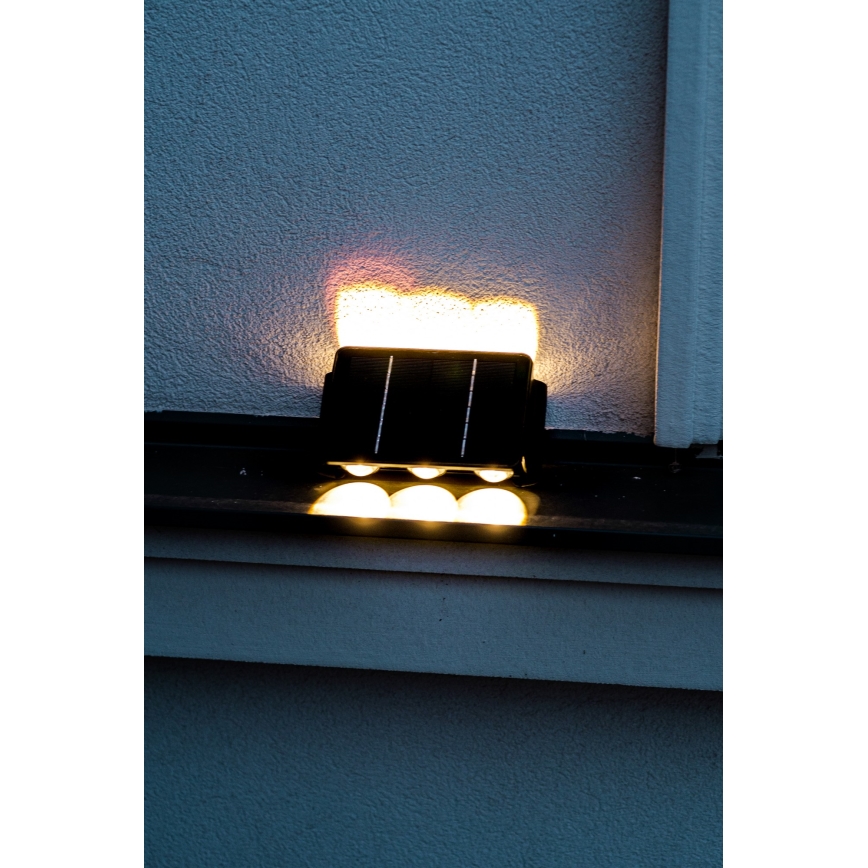 LED aurinkokenno seinävalaisin anturilla LED/2W/5V IP54