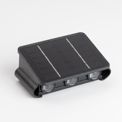 LED aurinkokenno seinävalaisin anturilla LED/2W/5V IP54