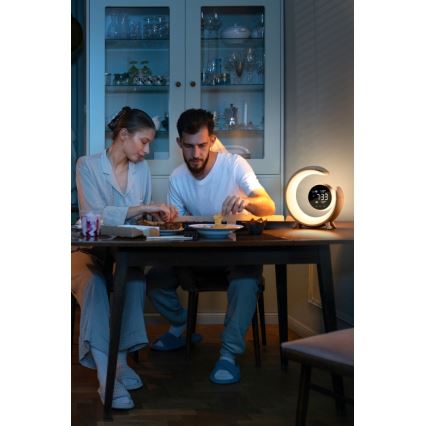 LED RGBW Himmennettävä pöytävalaisin herätyskellolla LED/20W/5V USB hopea