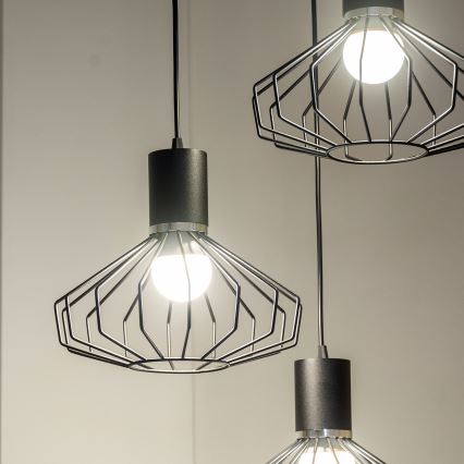 Kaapelikiinnitteinen riippuvalaisin SOLANO 3xE27/15W/230V musta/kiiltävä kromi