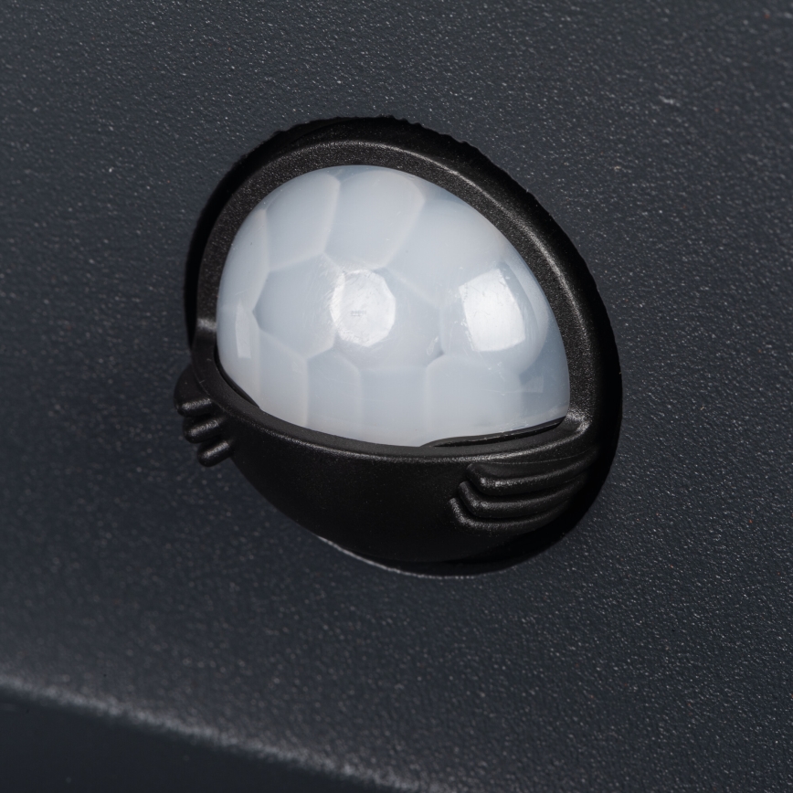 LED-ulkoseinävalaisin anturilla REKA LED/7W/230V IP54, antrasiitinvärinen, kulmikas