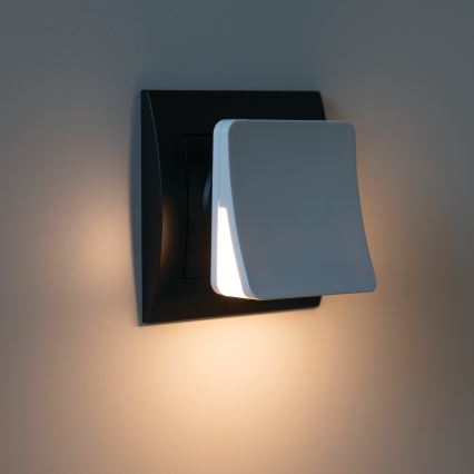Kanlux 37393 - LED-yövalo hämäräanturilla pistorasialle HOFI LED/0,28W/230V valkoinen