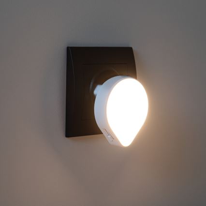 Kanlux 37396 - LED Himmennettävä suuntaus kevyt hämäräanturilla pistorasialle ULOV LED/0,5W/230V valkoinen