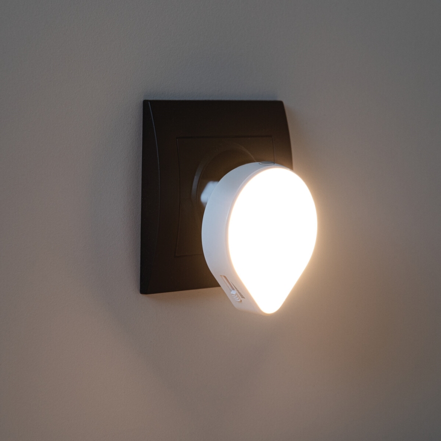 Kanlux 37396 - LED Himmennettävä suuntaus kevyt hämäräanturilla pistorasialle ULOV LED/0,5W/230V valkoinen