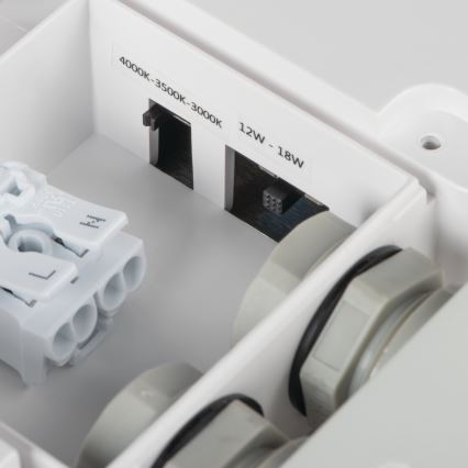 LED-ulkokattovalaisin BENO LED/12/18W/230V 3000/3500/4000K IP65 valkoinen kulmikas