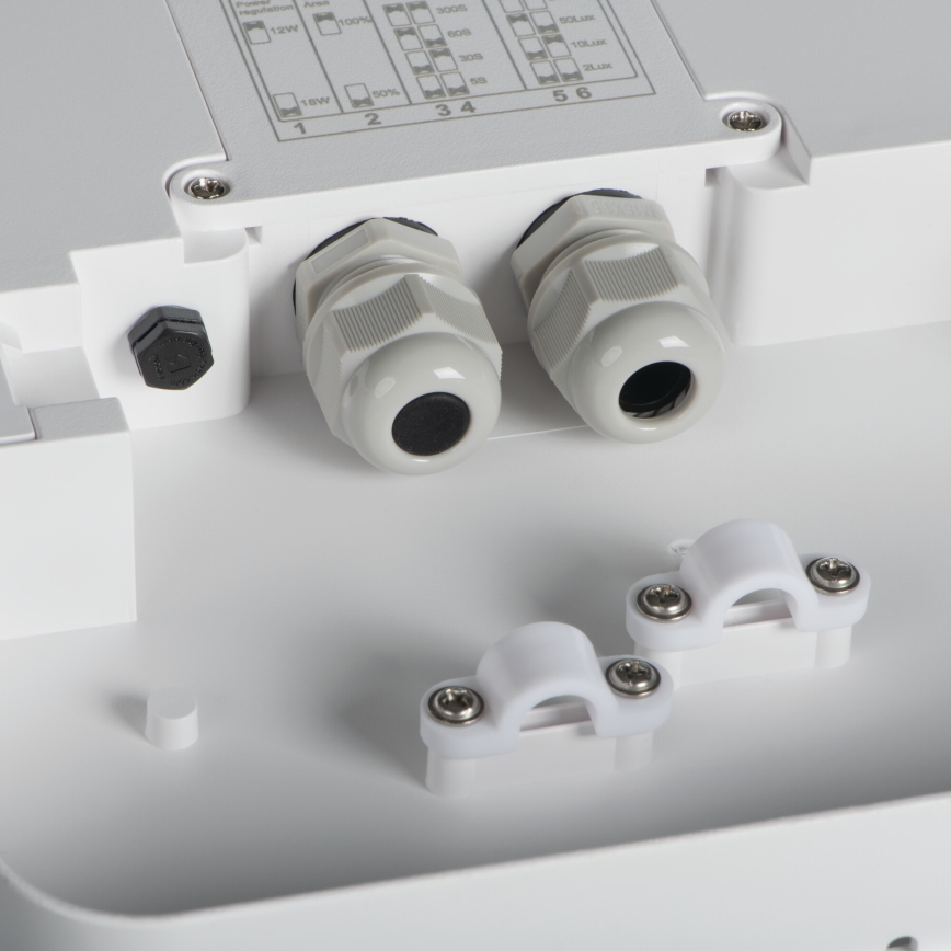 LED-ulkokattovalaisin liiketunnistimella BENO LED/24/30W/230V 3000/3500/4000K IP65 valkoinen kulmikas
