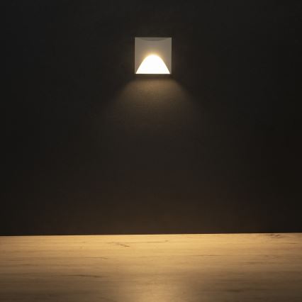 LED-porrasvalaisin EXIN LED/2,5W/230V 3000K IP65 valkoinen neliömäinen