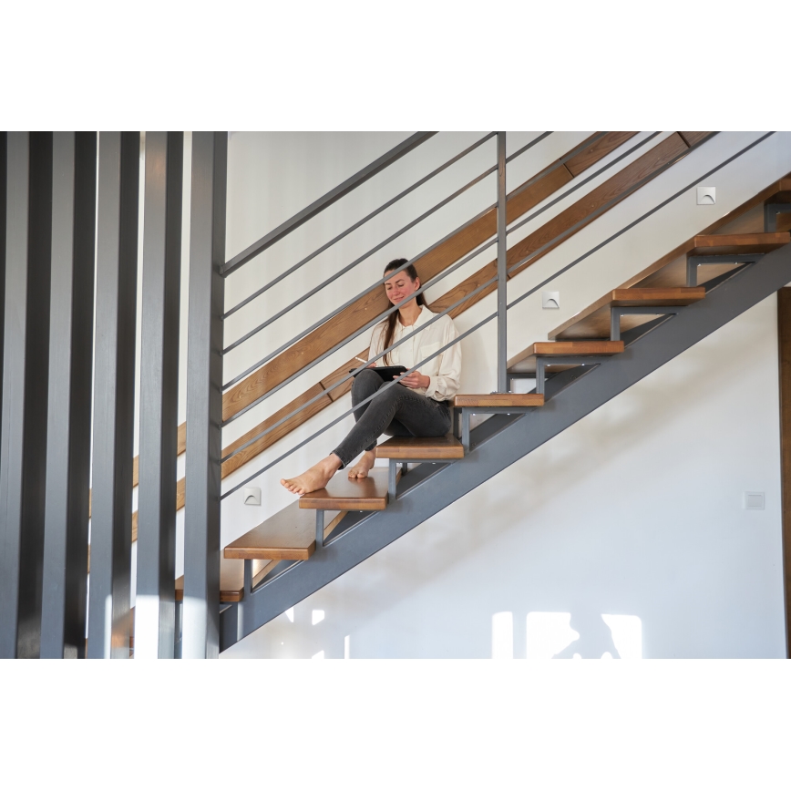 LED-porrasvalaisin EXIN LED/2,5W/230V 4000K IP65 valkoinen neliömäinen