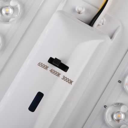 LED-kattovalaisin LINCEA LED/30/38/45W/230V 3000/4000/6500K IK08 IP40