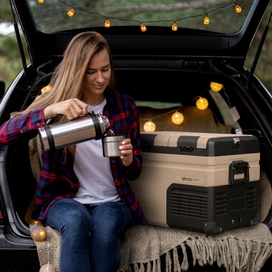 kannettava jääkaappi autoon LCD-näytöllä 39 l 230V/12V/24V ruskea